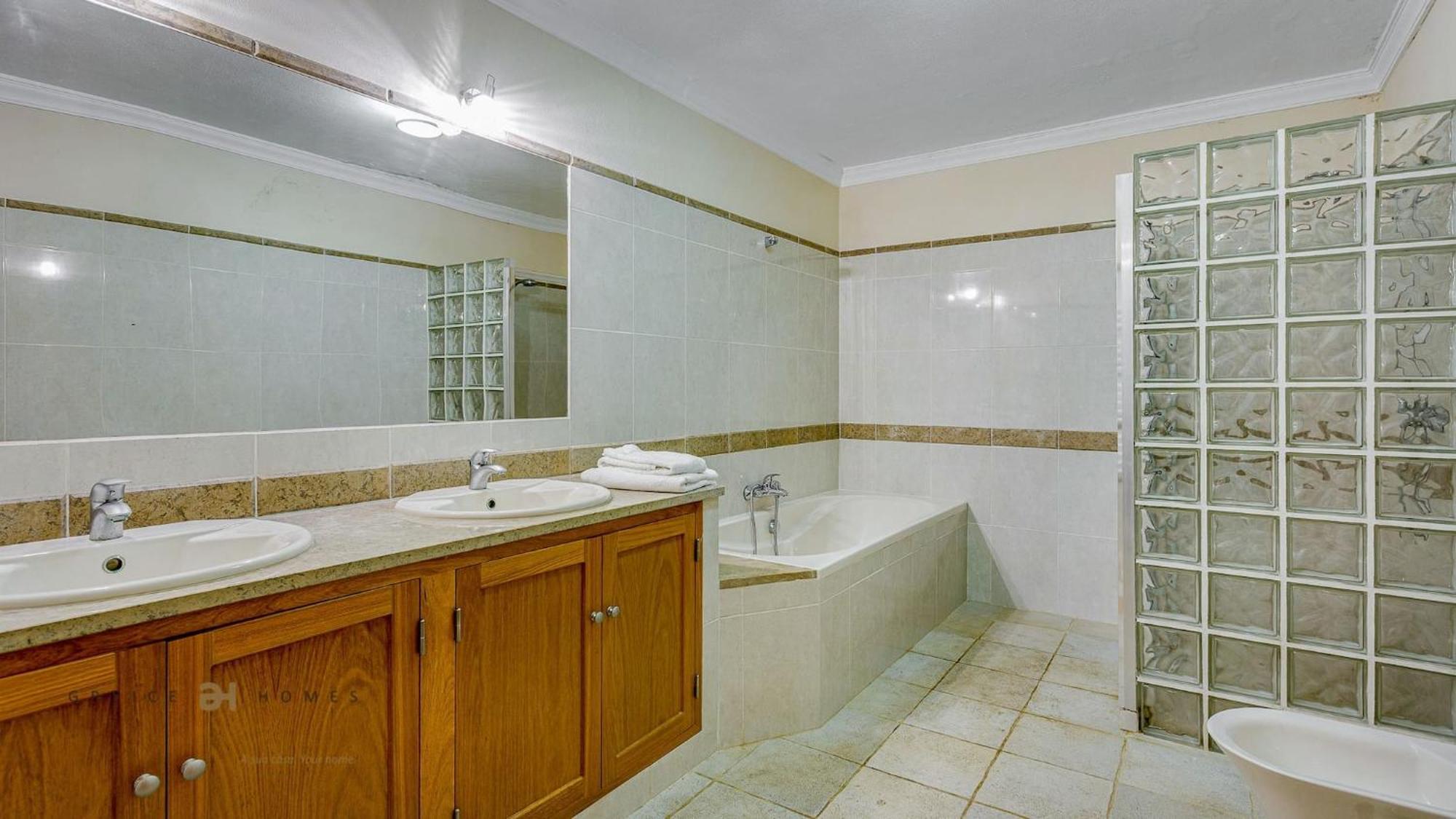 Luxuosa Moradia V5 Em Quarteira - Greice Homes Exterior foto